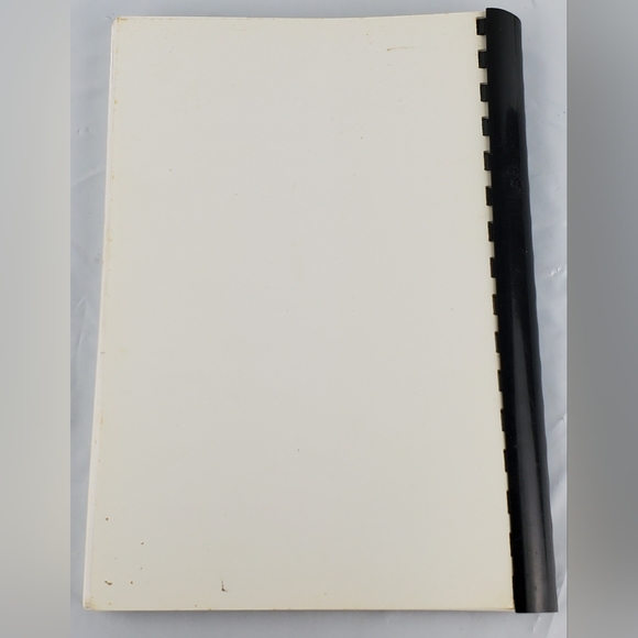 Favorite Recipes from Bruton Parish Church Williamsburg VA 2nd Edition Vintage - Picture 6 of 6